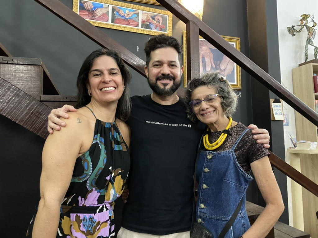 Vice-coordenadora e coordenador do ProfArtes/IFG, prof. Dra. Luciana Ribeiro e prof. Dr. Alexandre Guimarães, com a coordenadora do Mestrado Profissional em Artes do IFCE, professora Dra. Maria de Lourdes Macena de Souza